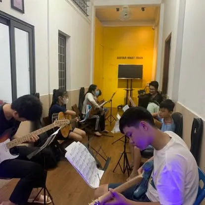 Hoạt động dạy guitar 3